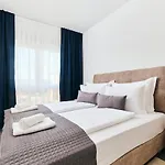 San Maris 2